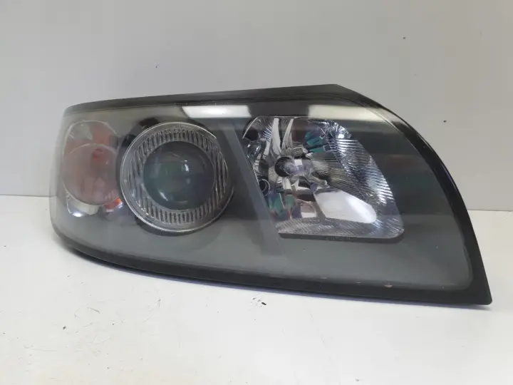 Volvo S40 II V50 PRZEDNIA LAMPA PRAWA prawy przód EUROPA 30678913