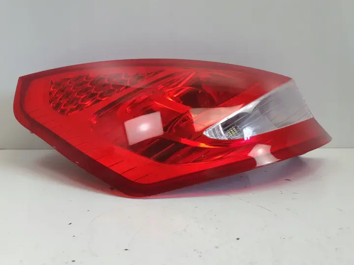 Ford Fiesta VII MK7 08-12r TYLNIA LAMPA LEWA LEWY TYŁ kierowcy 8A61-13405-A