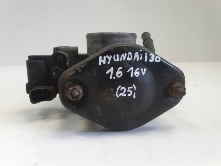 Hyundai i30 1.6 16V PRZEPUSTNICA 35100-2B020