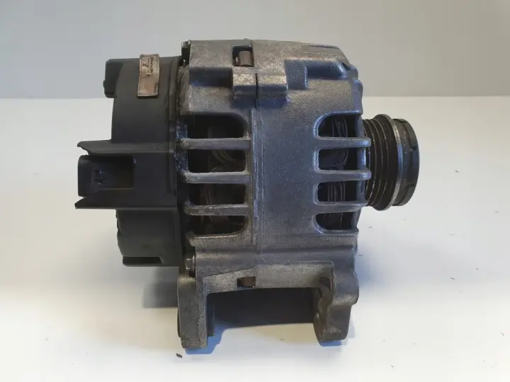 VW Passat B5 Audi A4 B5 1.9 TDI ALTERNATOR Valeo 028903031A 120A