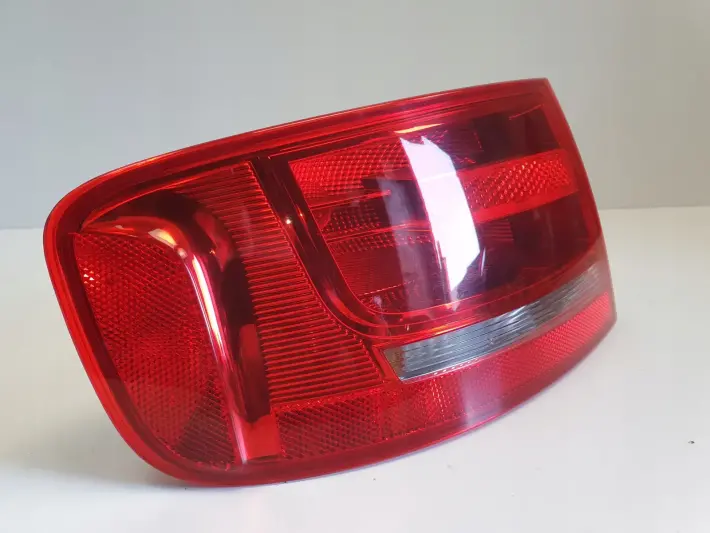 Audi A4 B8 ALLROAD TYLNIA TYLNA LAMPA LEWA lewy tył 00968605