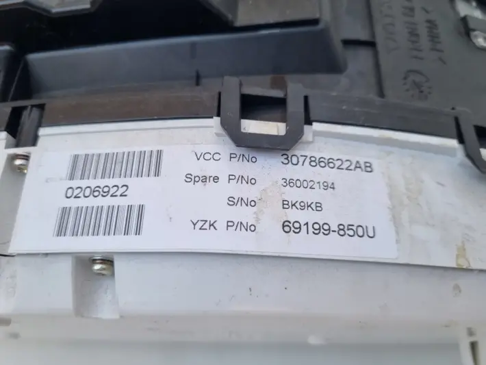 Volvo S80 II V70 III XC70 II 2.0 16V LICZNIK ZEGARY Europa 30786622AB
