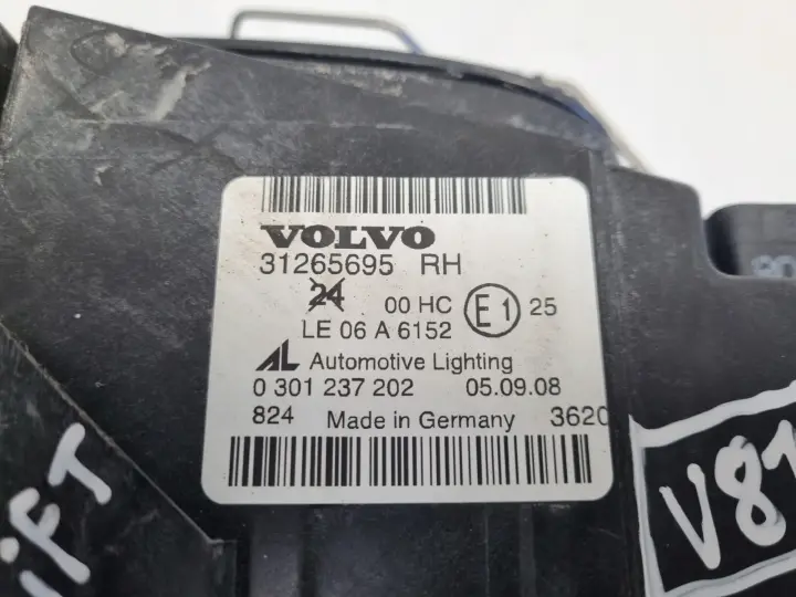 Volvo S40 II V50 LIFT PRZEDNIA LAMPA PRAWA PRAWY PRZÓD europa 31265695