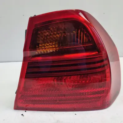 BMW E90 04-08r TYLNIA TYLNA LAMPA PRAWA prawy tył 6937458