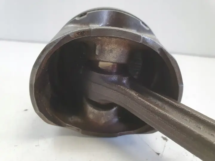 Kia Sportage II 2.0 16V TŁOK korbowód G4GC 141KM