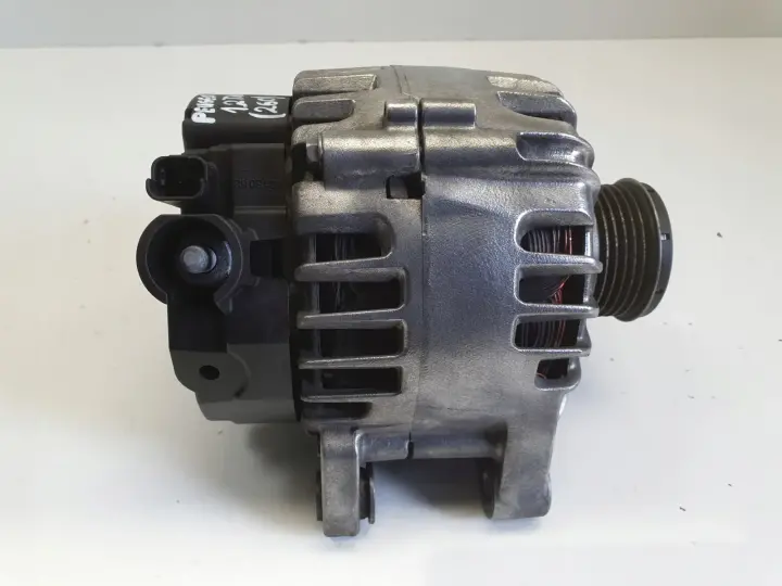 Peugeot 3008 1.2 THP ALTERNATOR Valeo 9670899580 CL12