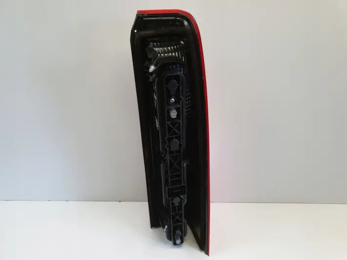 Renault Master III 10-24r TYLNIA TYLNA LAMPA LEWA lewy tył 65550023R