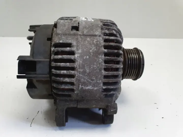 VW Golf V 2.0 TDI ALTERNATOR 021903026L 180A valeo
