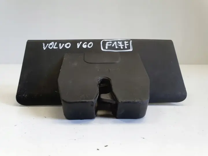 Volvo VOLVO V60 I S60 II ZAMEK KLAPY BAGAŻNIKA 31335045 8N51-F442A66-AC