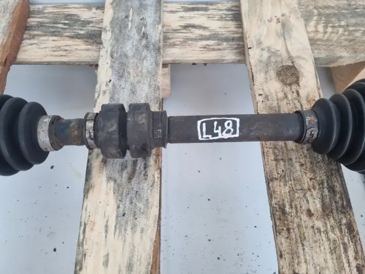 Nissan Juke 1.6 T turbo LEWA PRZEDNIA PÓŁOŚ półośka lewy przód Automat