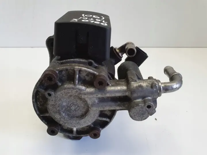 VW Polo V 1.6 TDI POMPA WTRYSKOWA PALIWA 03L130755E