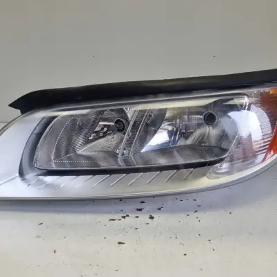 Volvo S80 II V70 III 07-13r PRZEDNIA LAMPA LEWA lewy przód EUROPA 31214351