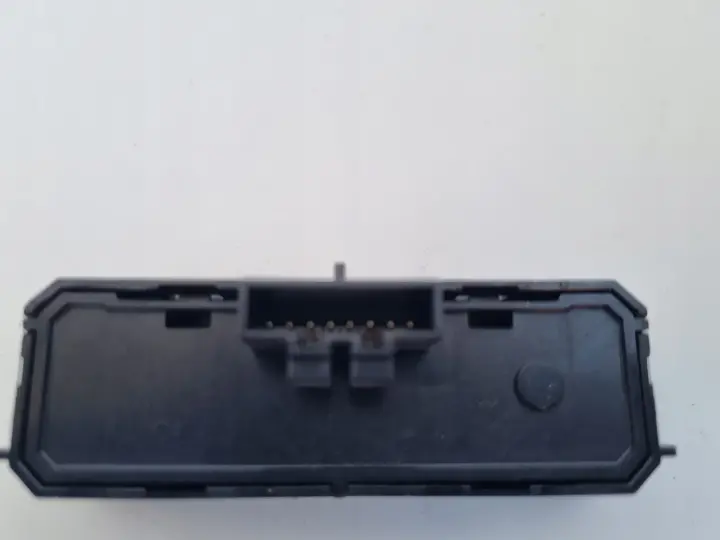 Volvo V90 II XC60 II XC90 II PRZYCISK OTWIERQANIA KLAMPY BAGAŻNIKA 31443873