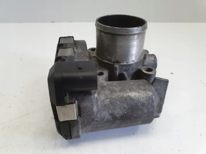 Opel Vivaro Trafic 2.0 DCI ROZRUSZNIK 0281002681 bosch 8200330810