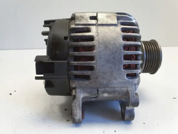 VW Golf V 2.0 TDI ALTERNATOR valeo 06F903023C 140A