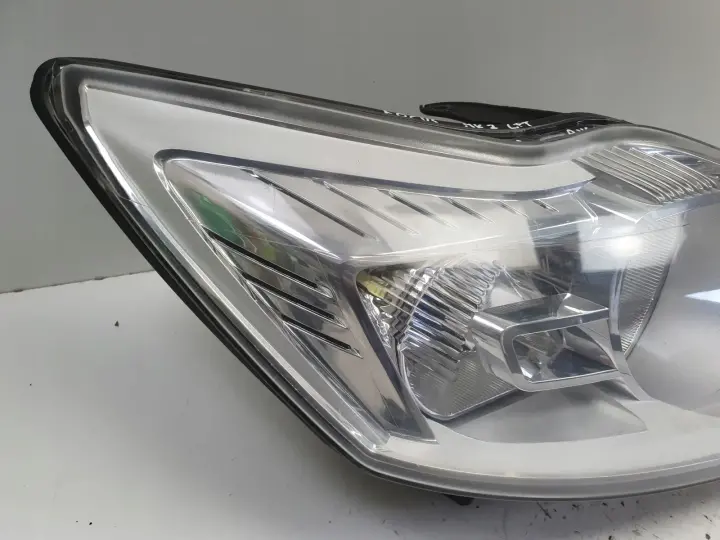 Ford Focus mk2 lift 07-11 PRZEDNIA LAMPA PRAWA prawy przód anglik