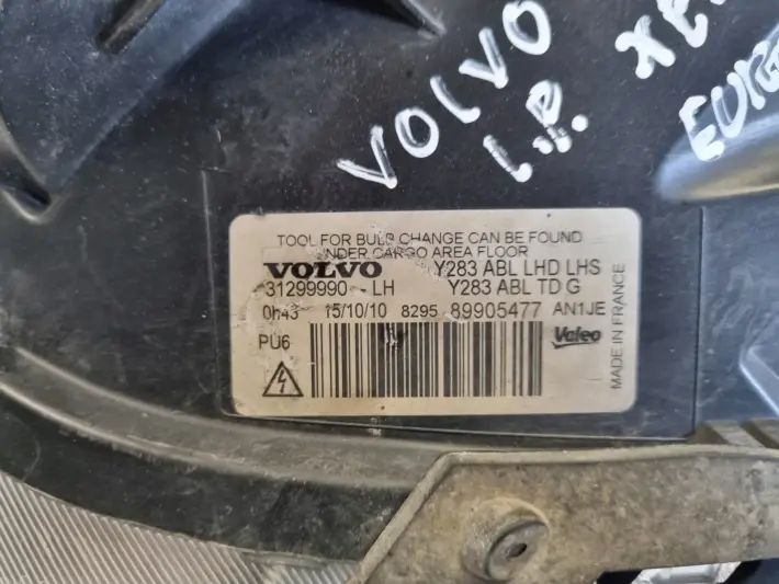 Volvo V60 S60 II PRZEDNIA LAMPA LEWA lewy przód XENON KOMPLET 31299990