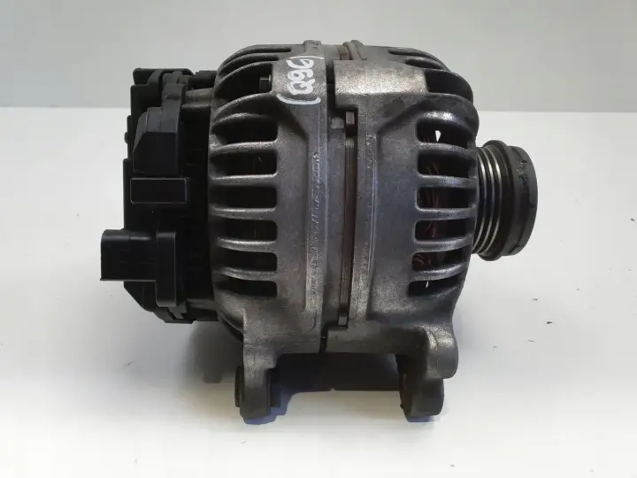 Skoda Superb I 1.9 TDI ALTERNATOR Bosch 028903029B 120A