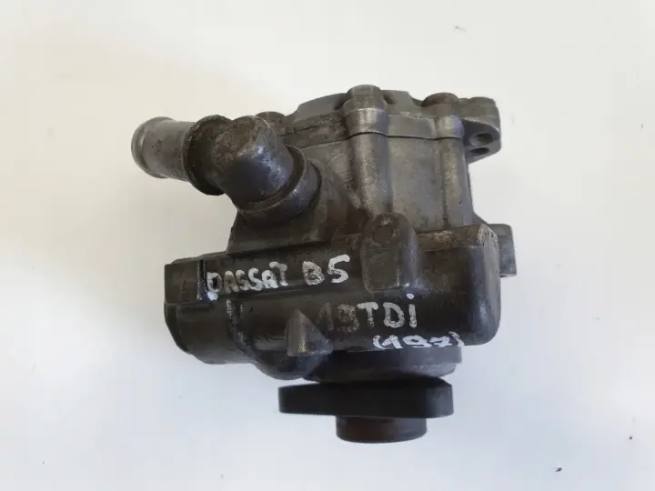 VW Passat B5 1.9 TDI POMPA WSPOMAGANIA 8D0145155Q