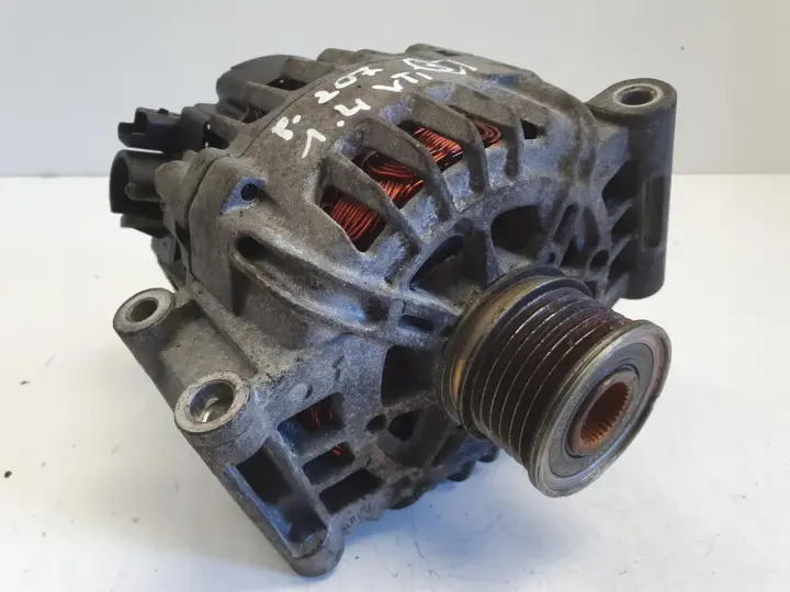 Peugeot 207 1.6 1.4 VTI ALTERNATOR V757651380 valeo 2605106A TG12C059