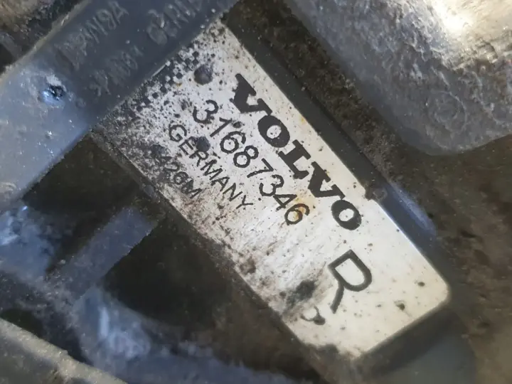 Volvo S90 V90 TYLNY ZACISK HAMULCOWY prawy tył 31687346