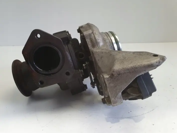 BMW F30 F31 2.0 D TURBOSPRĘŻARKA turbo 8519475