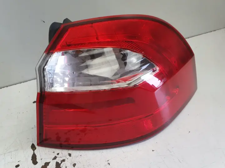Kia Rio III 11-17r TYLNA TYLNIA LAMPA LED PRAWA PRAWY TYŁ