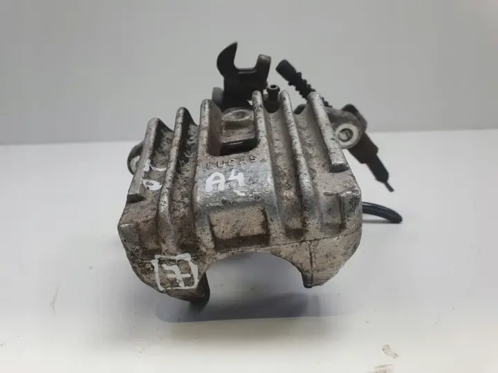 Vw Passat B5 Audi A4 B5 ZACISK HAMULCOWY Prawy tył pasażera Lucas