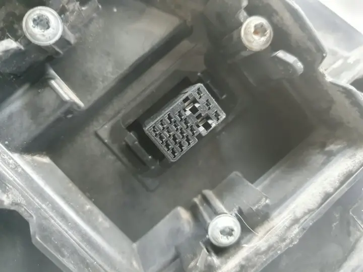 Volvo S80 II V70 III XC70 II LIFT PRZEDNIA LAMPA PRAWA PRAWY PRZÓD 31420014