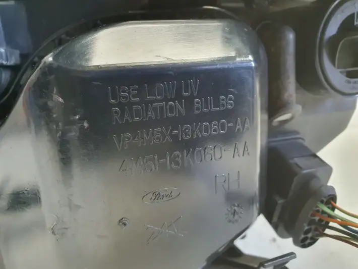Ford Focus mk2 02-06 PRZEDNIA LAMPA PRAWA prawy przód anglik