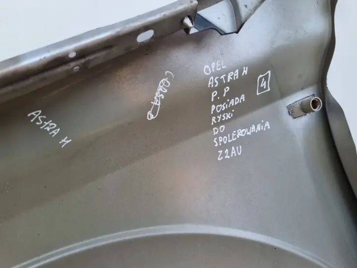Opel Astra III H HTB sedan kombi 04-09r PRZEDNI BŁOTNIK PRAWY pasażera Z2UA