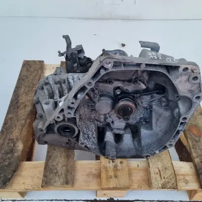 Nissan Qashqai J10 1.6 16V MANUALNA SKRZYNIA BIEGÓW manual JR5132
