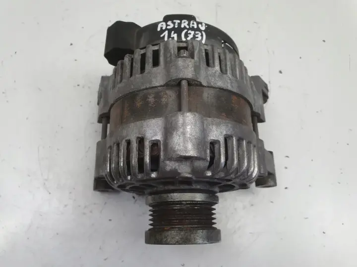 Opel Astra IV J 1.4 T turbo ALTERNATOR 13581885 100A