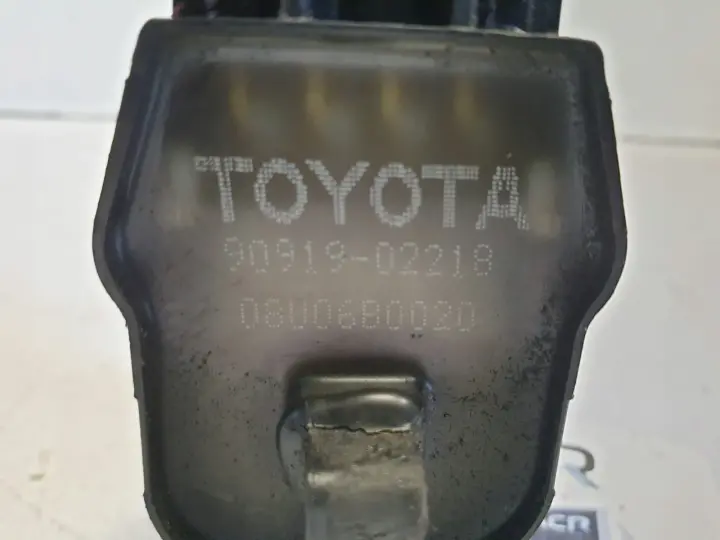 Toyota Avensis T22 2.0 16V CEWKA ZAPŁONOWA 90919-02218