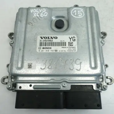 Volvo XC60 2.4 D4 KOMPUTER SILNIKA 0281030782
