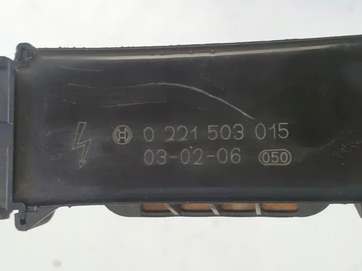 Opel Corsa C 1.2 16V CEWKA ZAPŁONOWA 0221503015