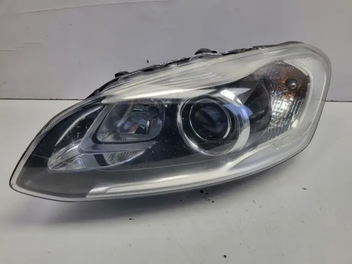 Volvo V60 S60 II LIFT PRZEDNIA LAMPA LEWA lewy przód XENON 31395896