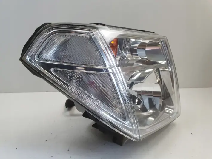 Nissan Pathfinder R51 Navara D40 III PRZEDNIA LAMPA PRAWA PRAWY PRZÓD xenon