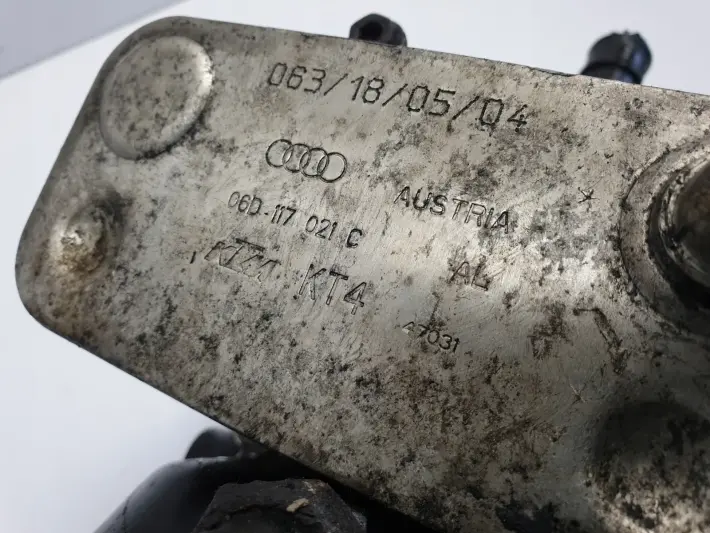 VW Golf V 2.0 FSI OBUDOWA FILTRA OLEJU podstawa