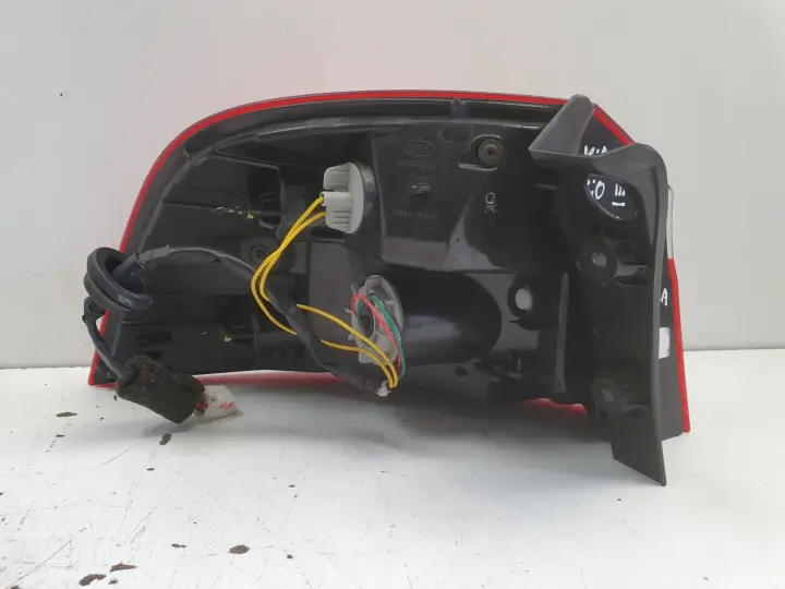 Kia Rio III 11-17r TYLNA TYLNIA LAMPA LED PRAWA PRAWY TYŁ