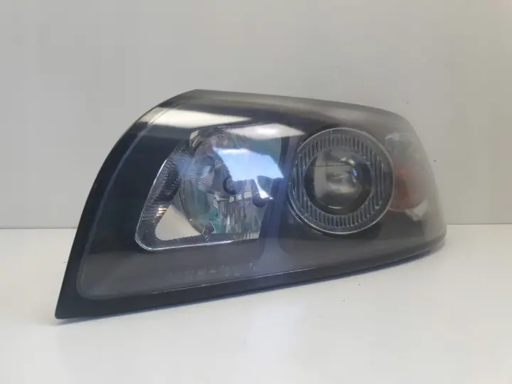 Volvo S40 II V50 04-07r PRZEDNIA LAMPA LEWA lewy przód EUROPA 30698873