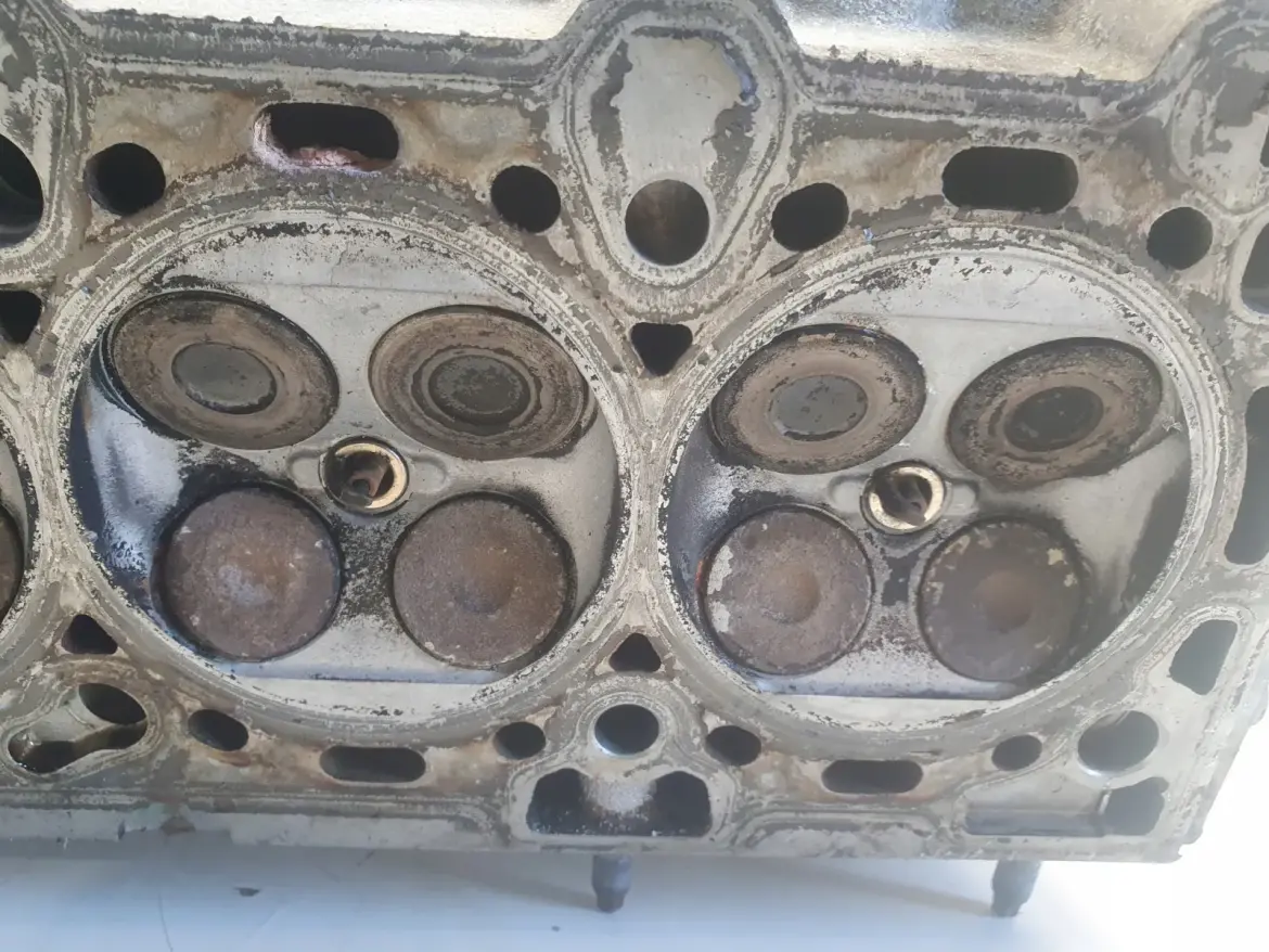 Opel Zafira B Astra J 1.6 16V A16XER GŁOWICA CYLINDRÓW 55559340