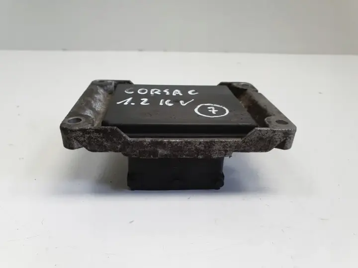 Opel Corsa C 1.2 16V STEROWNIK SILNIKA komputer 0261208253 SS