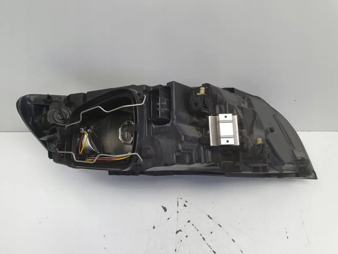 Volvo S40 II V50 LIFT XENON PRZEDNIA LAMPA LEWA lewy przód 31265698