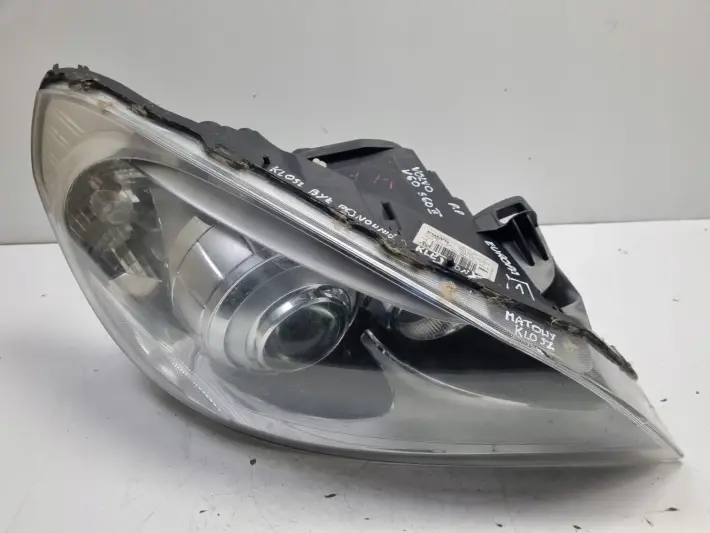 Volvo V60 S60 II PRZEDNIA LAMPA PRAWA prawy przód XENON EUROPA 31299991