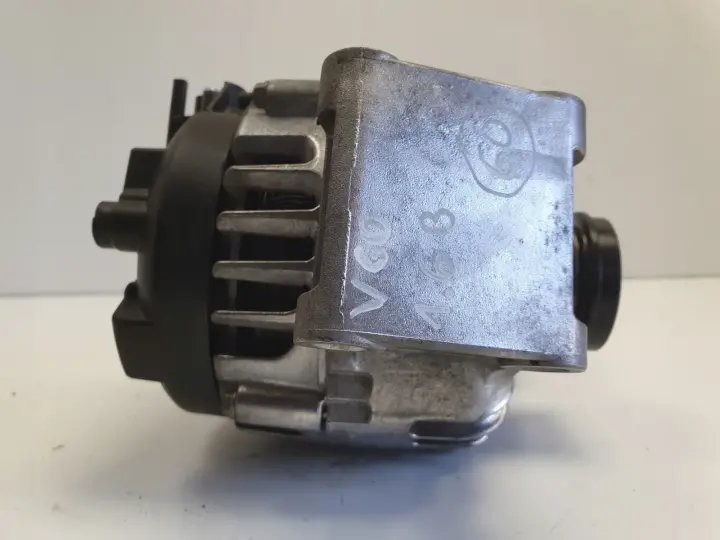 Volvo S60 II V60 1.6 T3 ALTERNATOR 31285436 valeo 180A