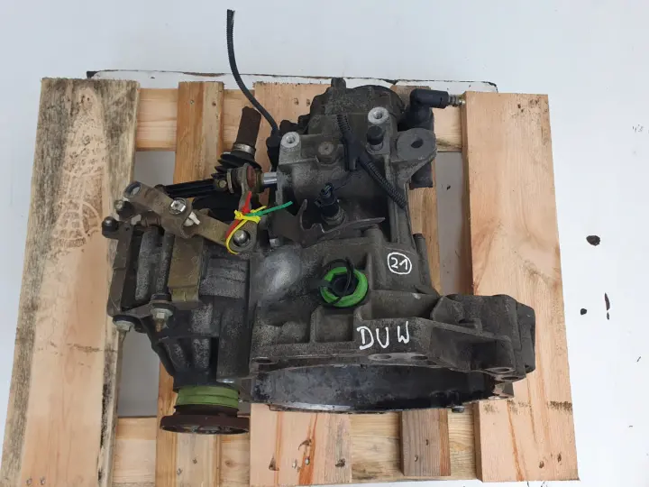 VW Bora 1.6 16V SKRZYNIA BIEGÓW DUW manualna MANUAL