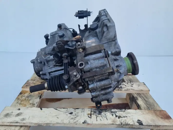 VW Bora 1.6 16V SKRZYNIA BIEGÓW DUW manualna MANUAL