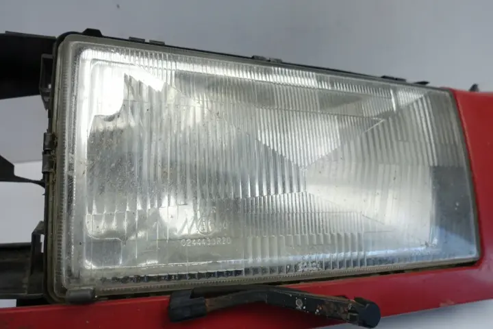 Volvo 740 760 PRZEDNIA LAMPA prawa EUROPA 4 piny