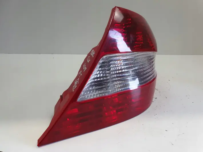 Mercedes CLK W209 C209 A209 lift 05-09 TYLNA LAMPA PRAWA prawy tył pasażera